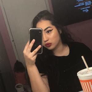 Meet your Posher, Elvia